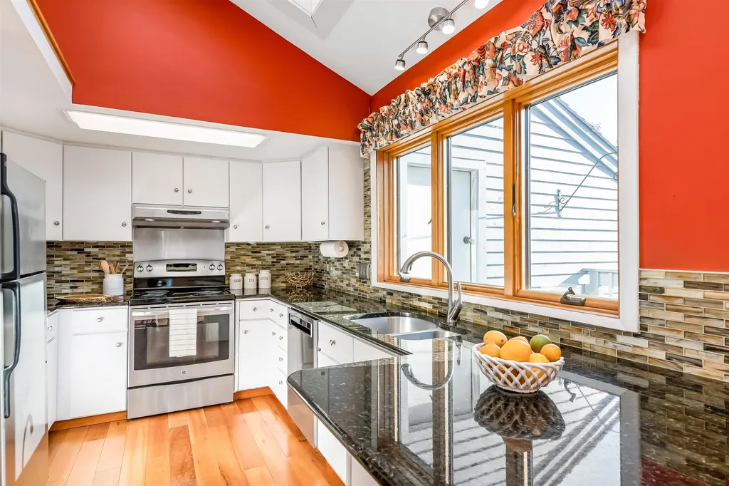 84 Bay Road Shelburne VT 05482