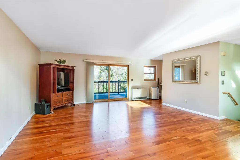 84 Bay Road Shelburne VT 05482