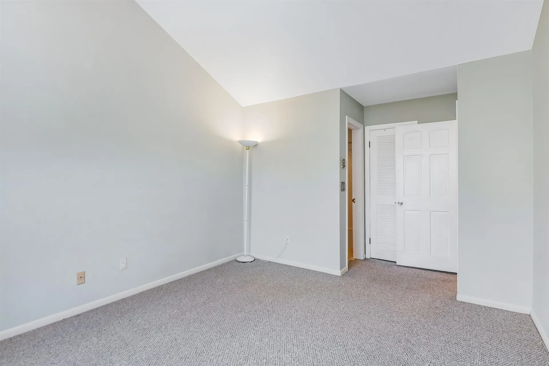 84 Bay Road Shelburne VT 05482