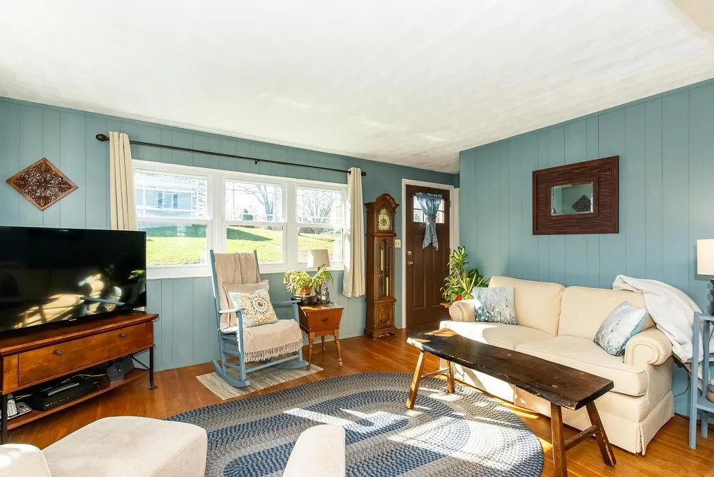 76 Garrison Road Dover NH 03820