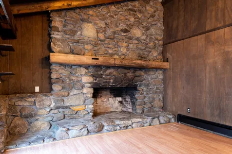 195 North Road Brentwood NH 03833