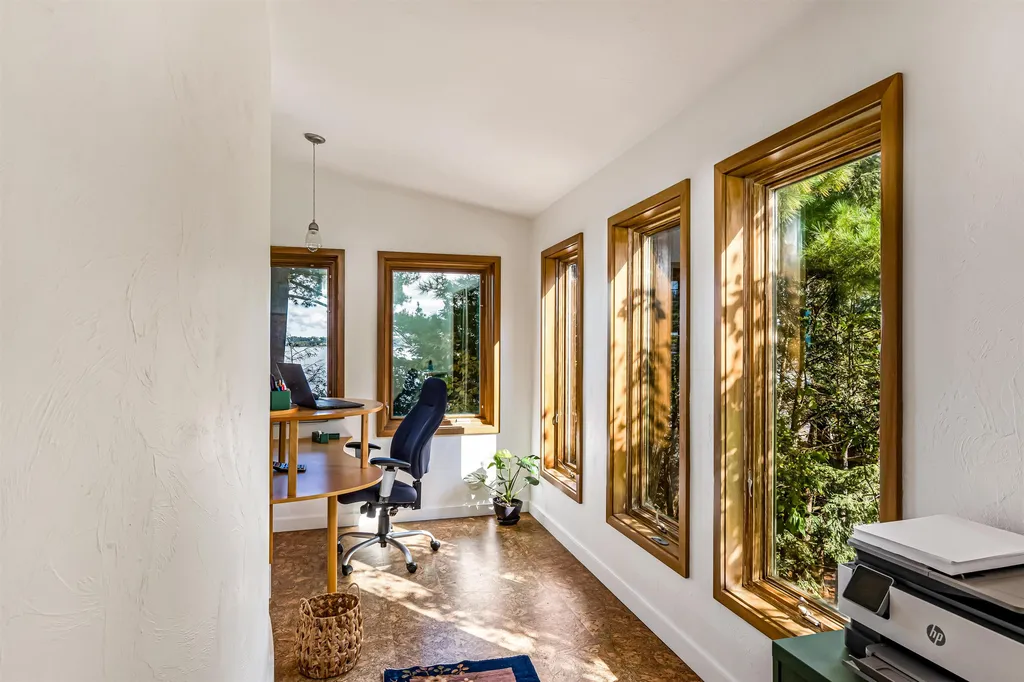 55 Oakledge Drive Burlington VT 05401