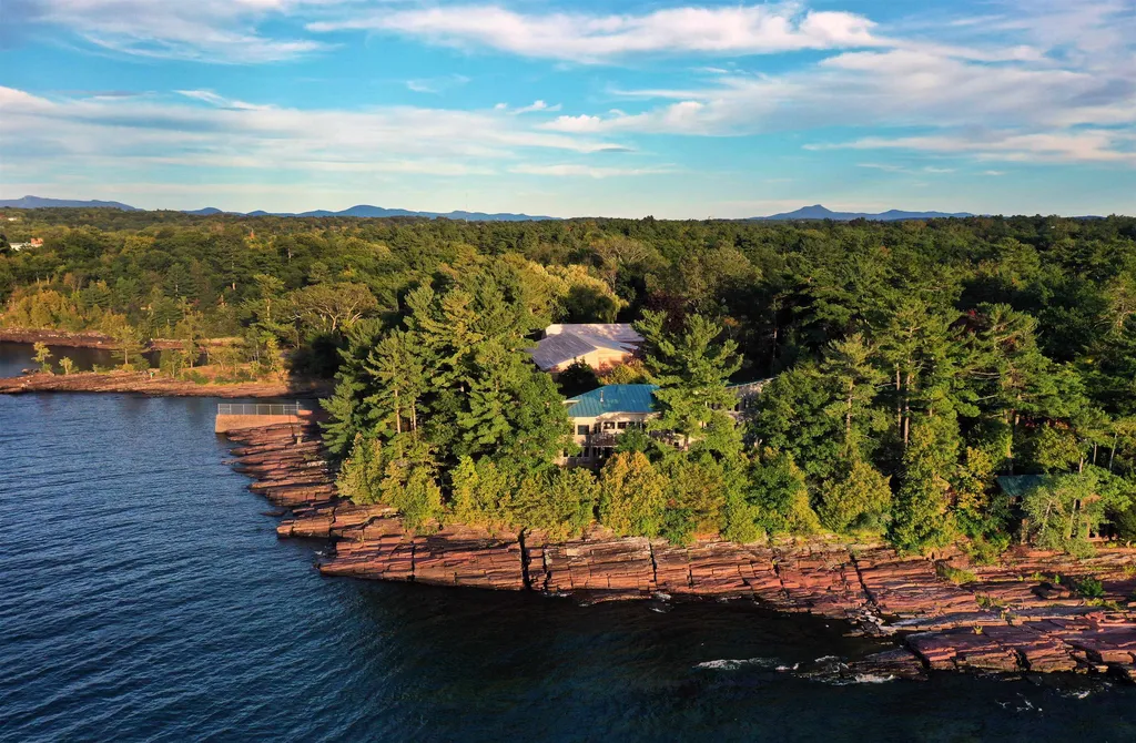 55 Oakledge Drive Burlington VT 05401