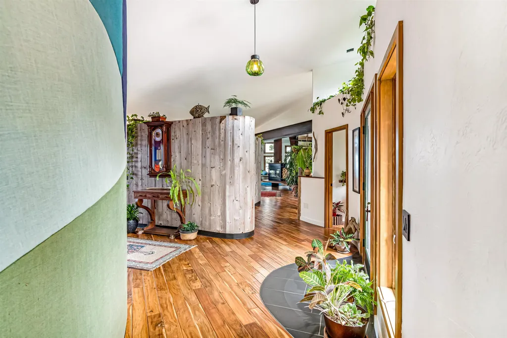 55 Oakledge Drive Burlington VT 05401