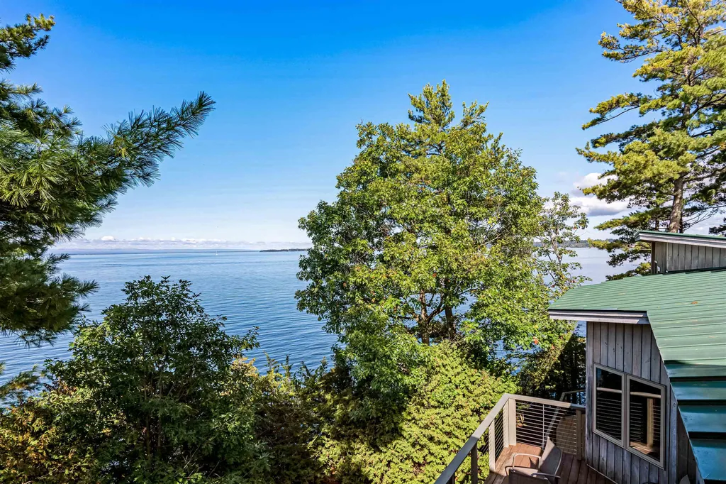55 Oakledge Drive Burlington VT 05401
