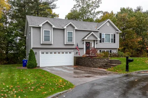 69 S Gray Court Manchester NH 03103