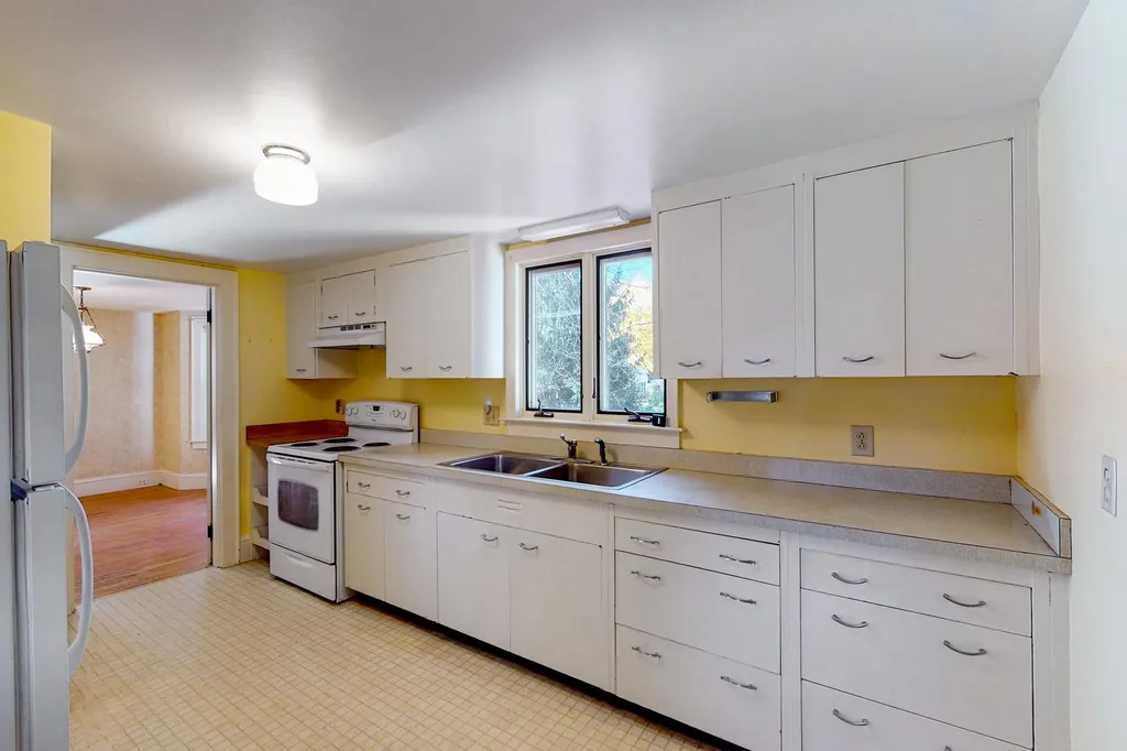 60 Holman Street Laconia NH 03246