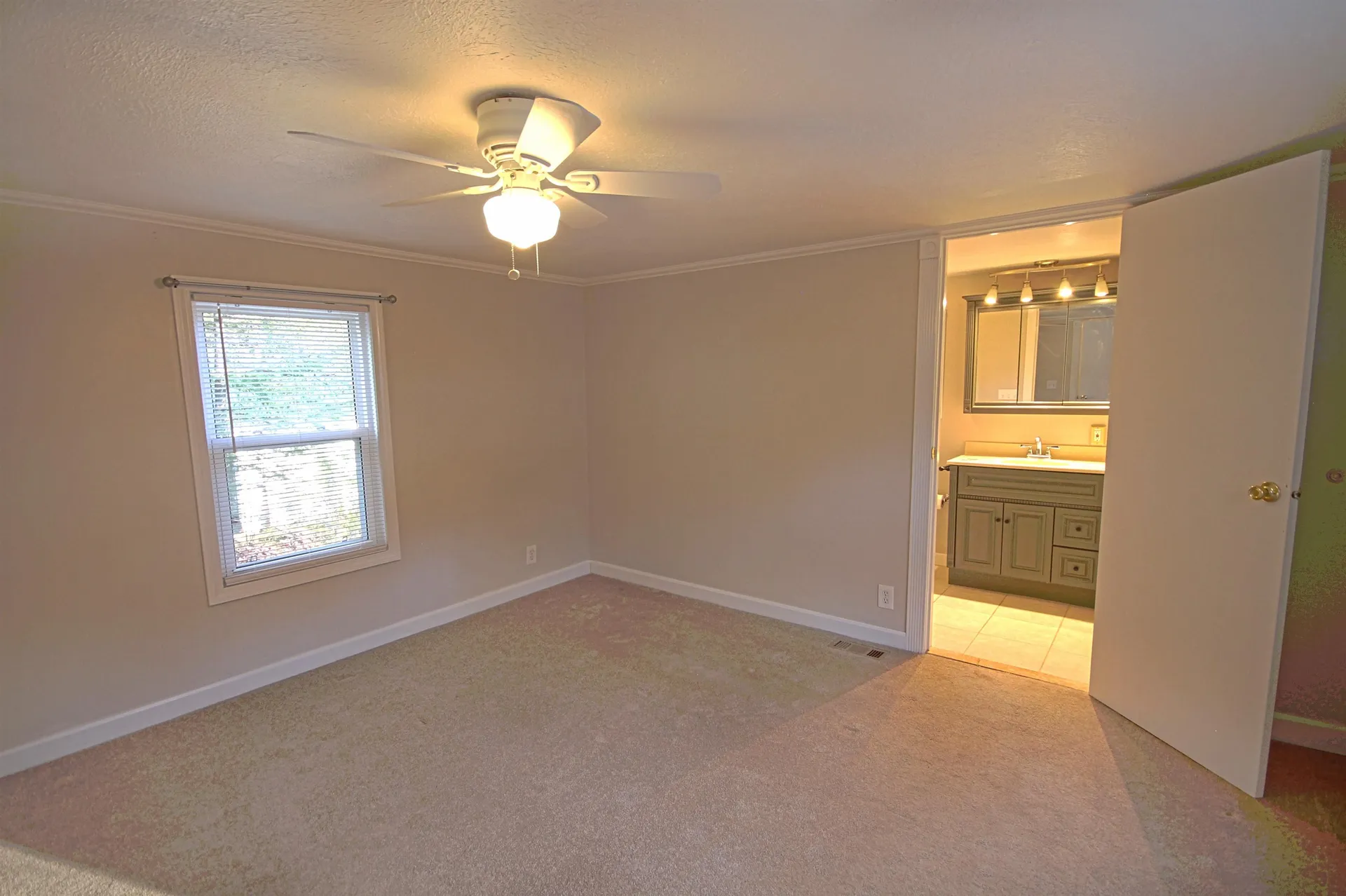 6 Alice Drive Concord NH 03303