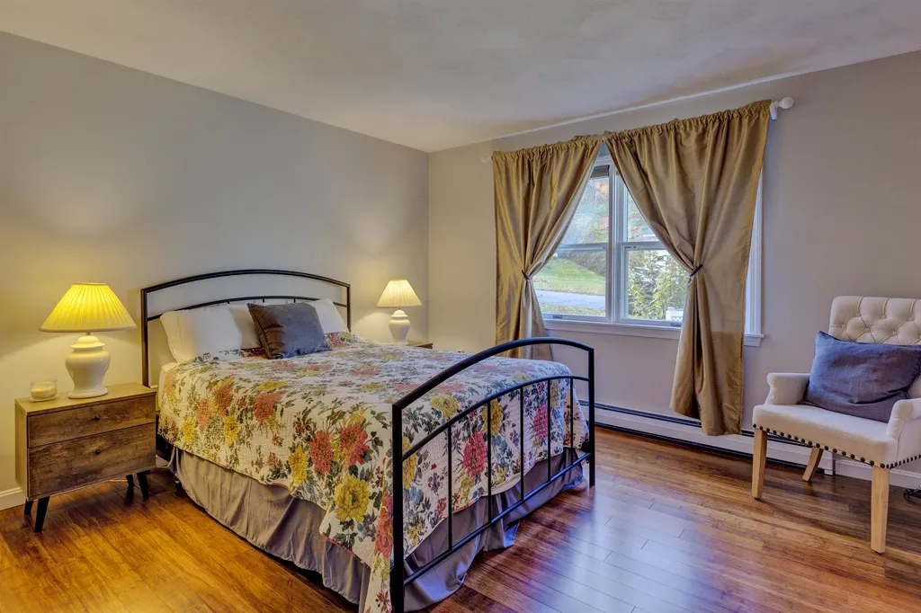 6 Oak Ridge Road Lebanon NH 03784