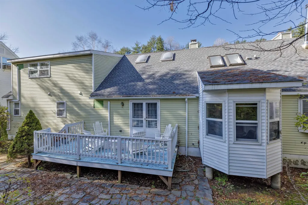 6 Oak Ridge Road Lebanon NH 03784