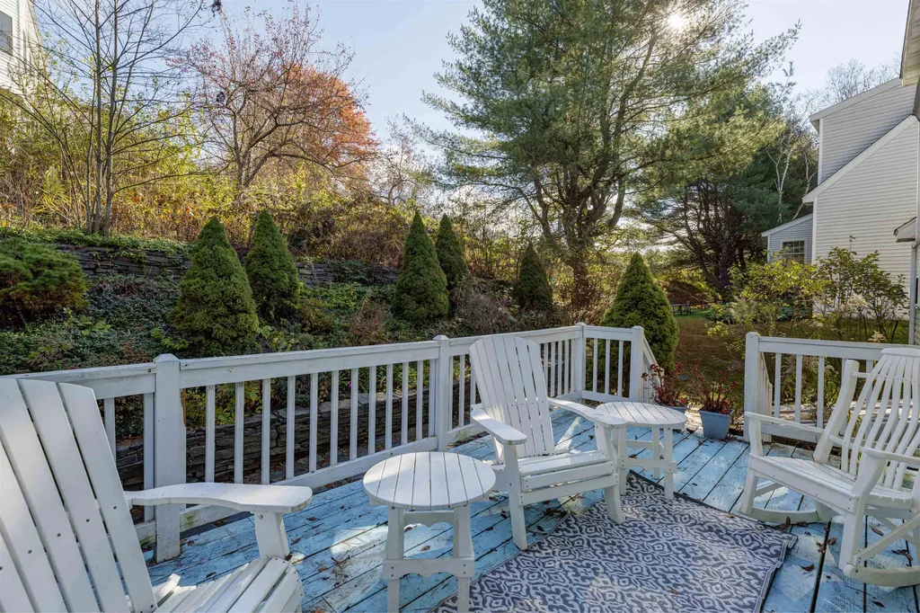6 Oak Ridge Road Lebanon NH 03784