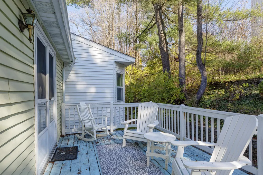 6 Oak Ridge Road Lebanon NH 03784
