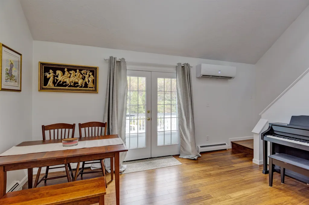 6 Oak Ridge Road Lebanon NH 03784