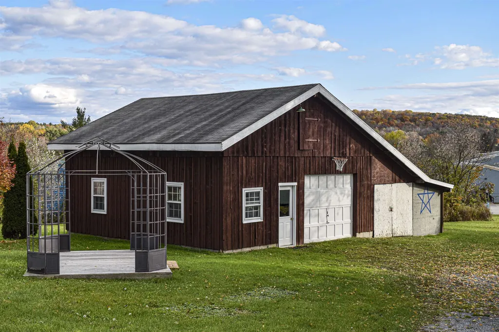 21 School Street Vergennes VT 05491