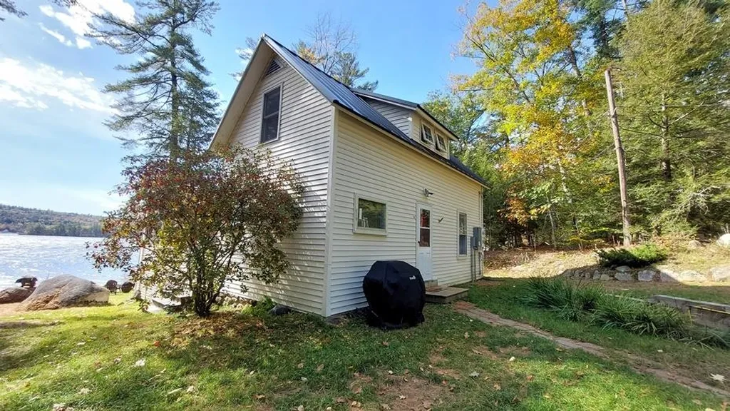 67 Giles Road Bridgewater NH 03222