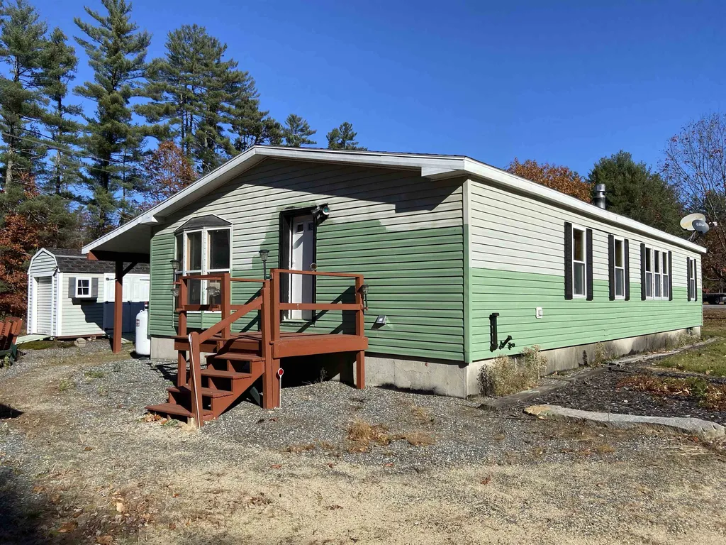 62 Nh Route 132 N New Hampton NH 03256