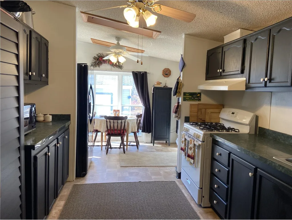 62 Nh Route 132 N New Hampton NH 03256