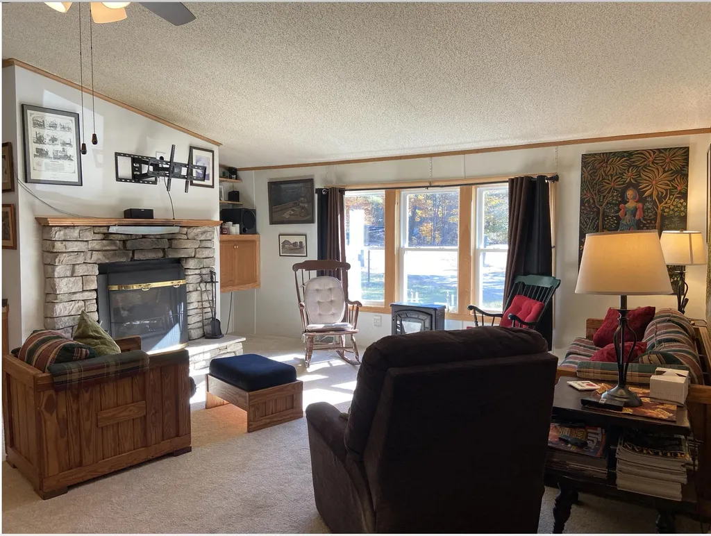 62 Nh Route 132 N New Hampton NH 03256