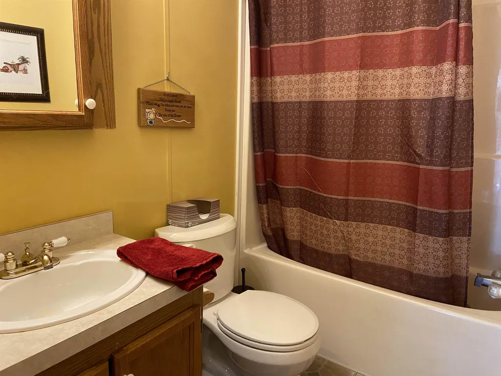 62 Nh Route 132 N New Hampton NH 03256