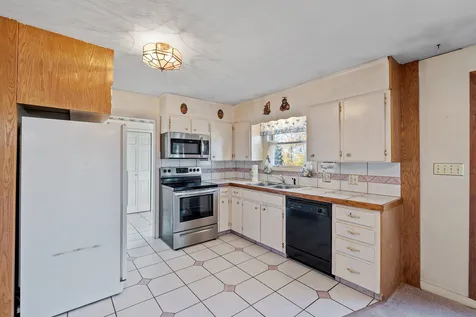 1 Mcneil Drive Rochester NH 03867