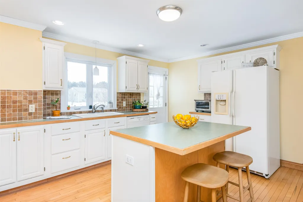 34 Middle Road Milton VT 05468