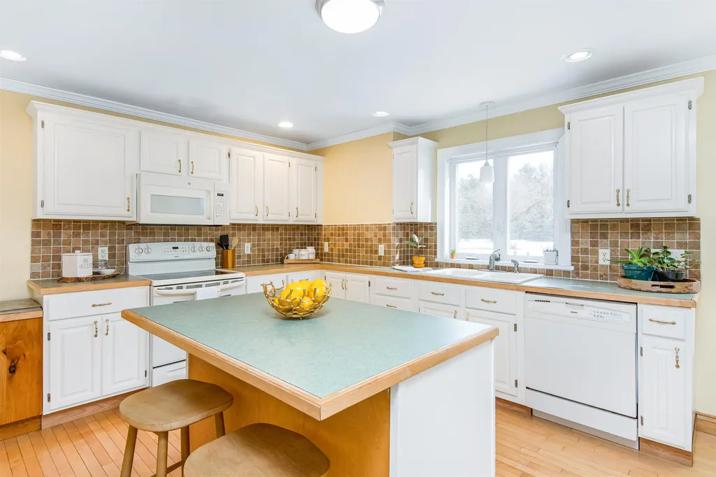 34 Middle Road Milton VT 05468