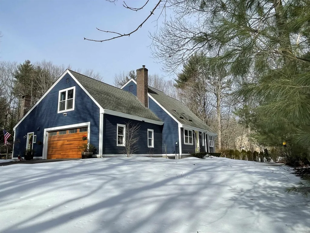 18 Earle Drive Lee NH 03861
