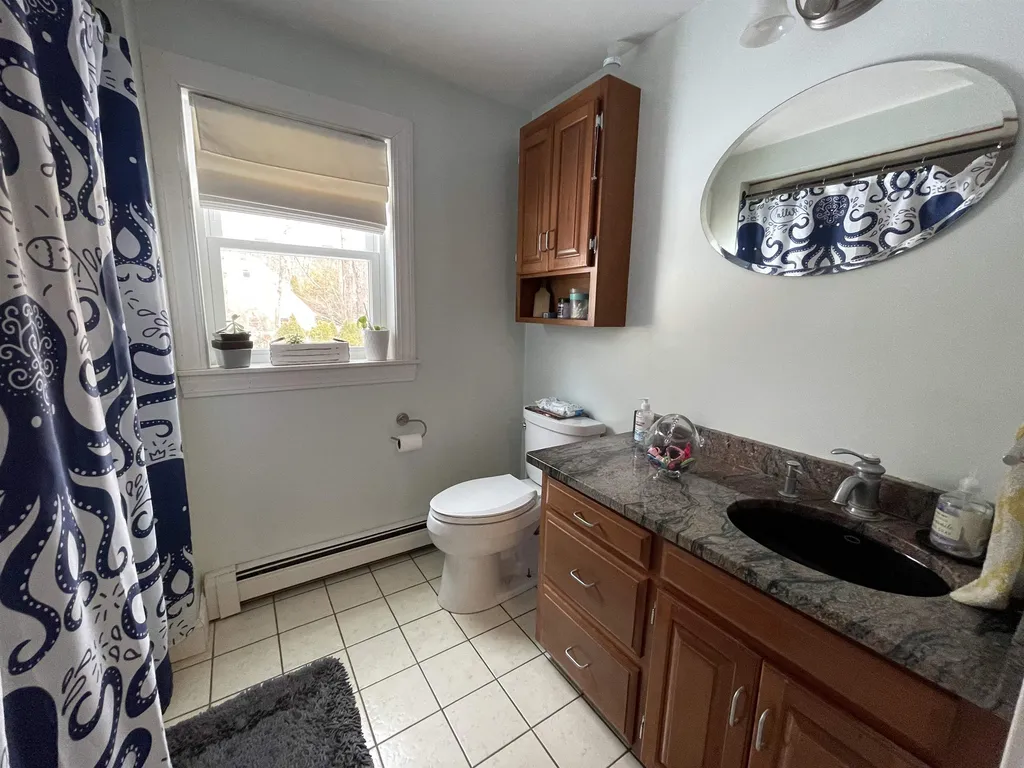 18 Earle Drive Lee NH 03861