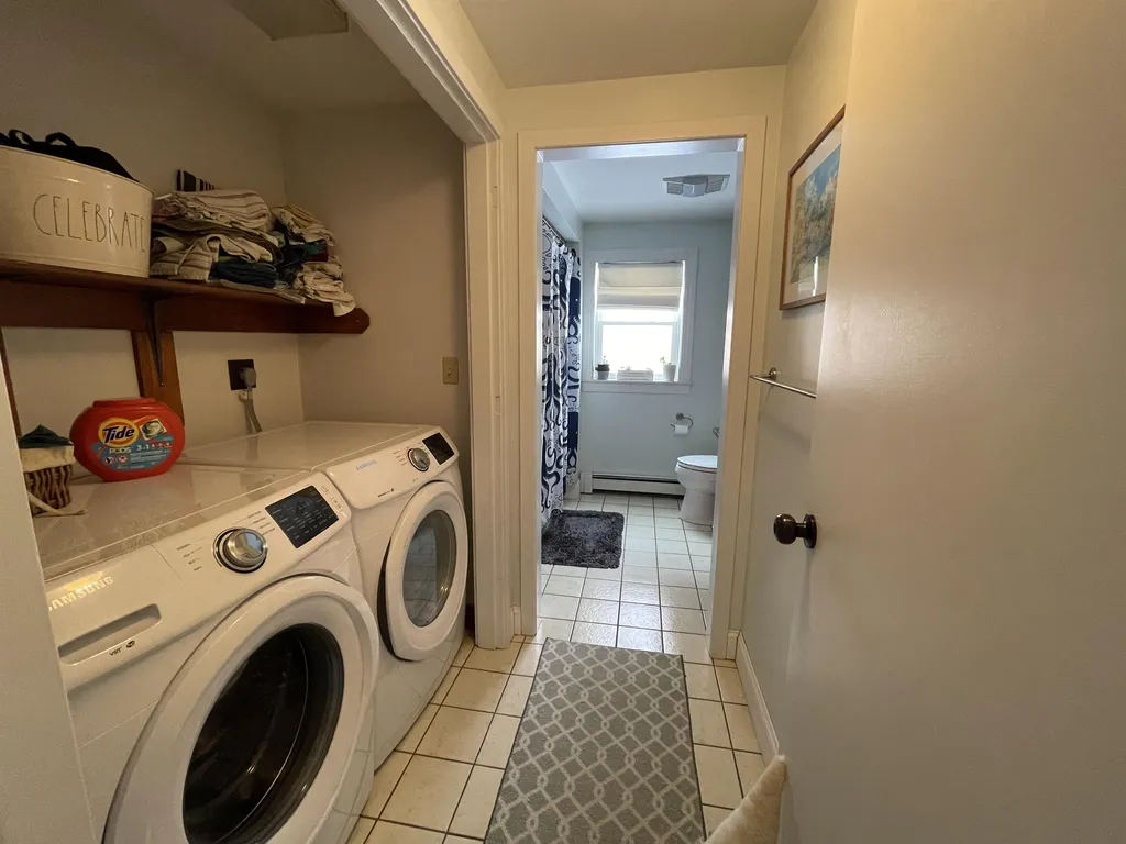 18 Earle Drive Lee NH 03861