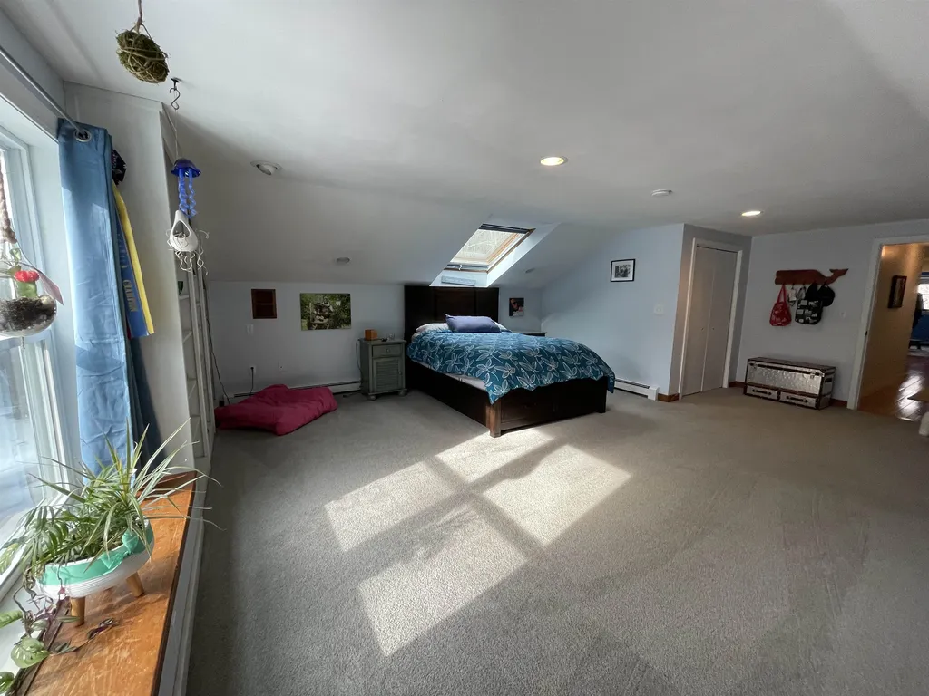 18 Earle Drive Lee NH 03861