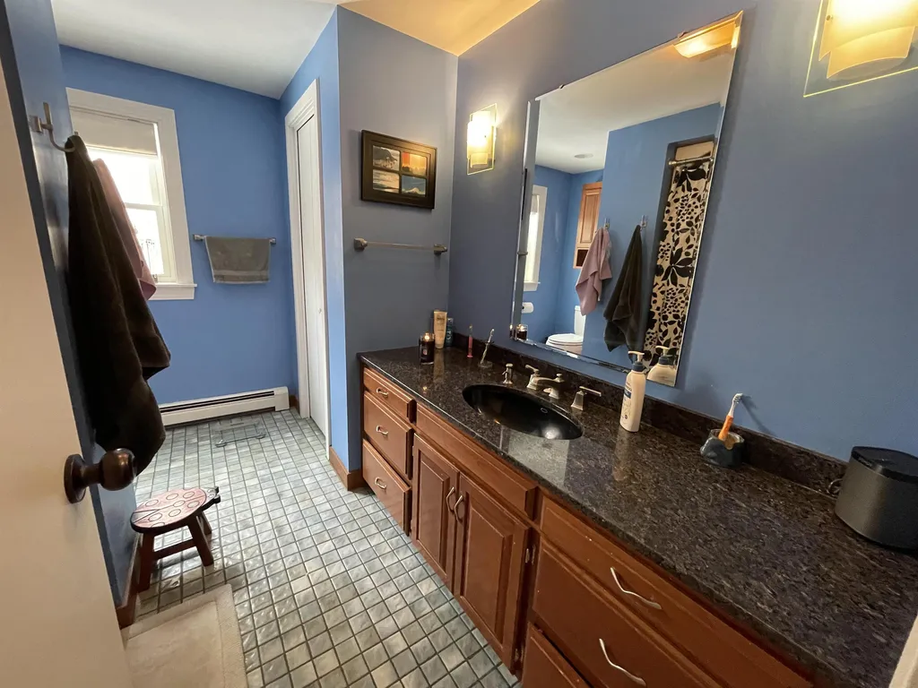 18 Earle Drive Lee NH 03861