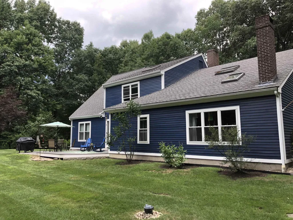 18 Earle Drive Lee NH 03861