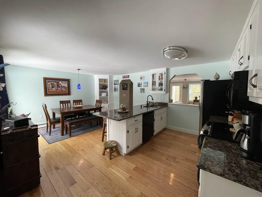 18 Earle Drive Lee NH 03861