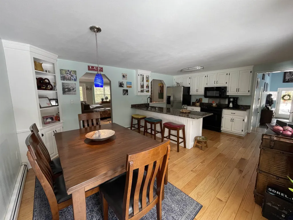 18 Earle Drive Lee NH 03861