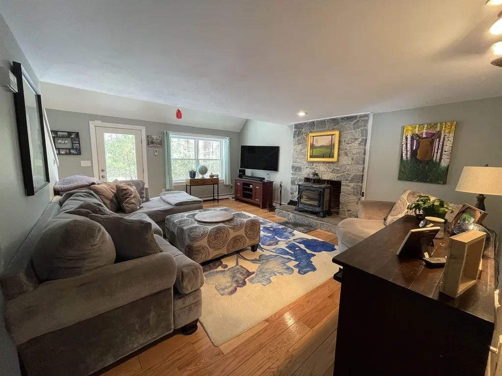 18 Earle Drive Lee NH 03861