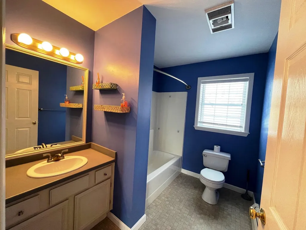76 Acorn Street Hartford VT 05001