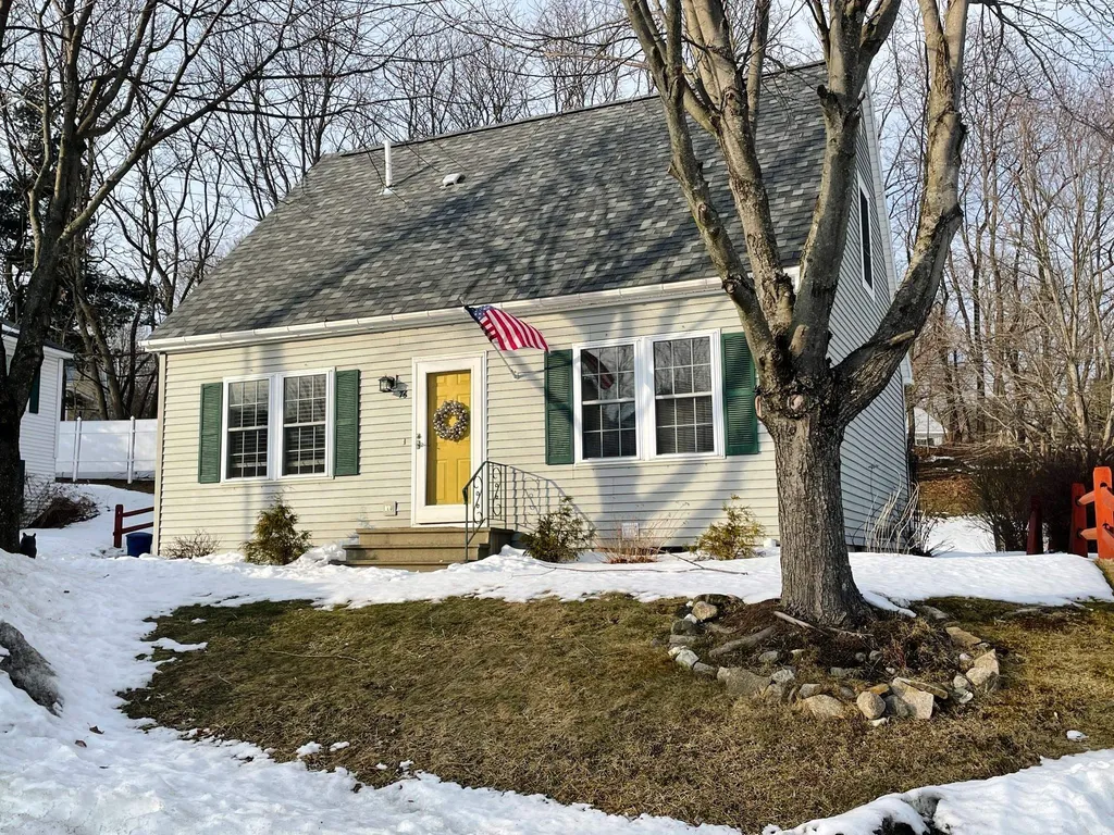 76 Acorn Street Hartford VT 05001