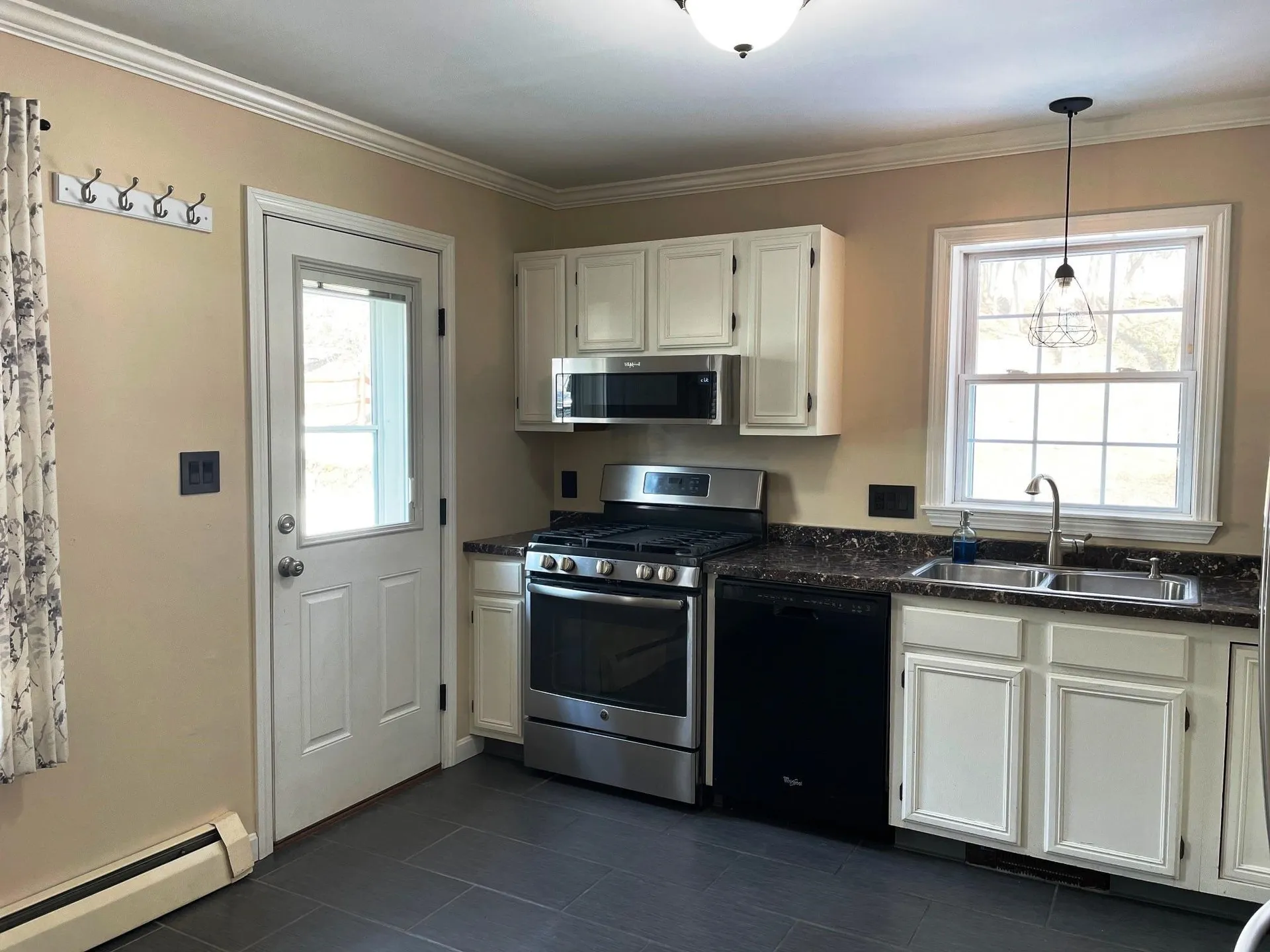 76 Acorn Street Hartford VT 05001