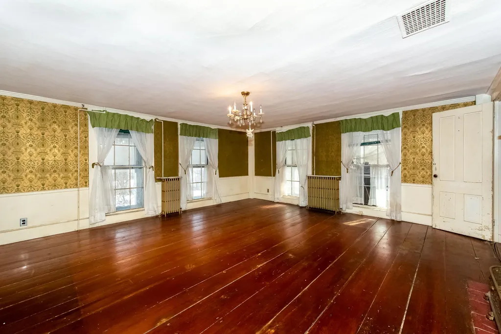 265 Rollins Road Rollinsford NH 03869