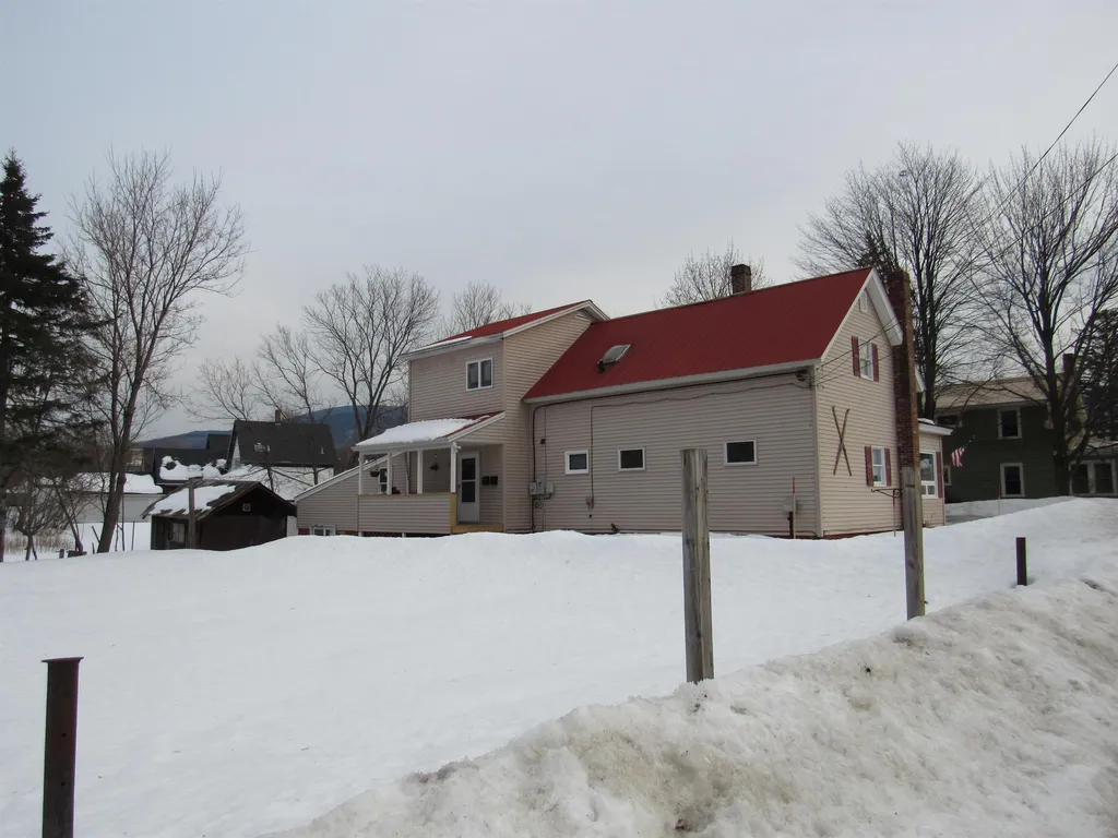 34 Androscoggin Street Gorham NH 03581