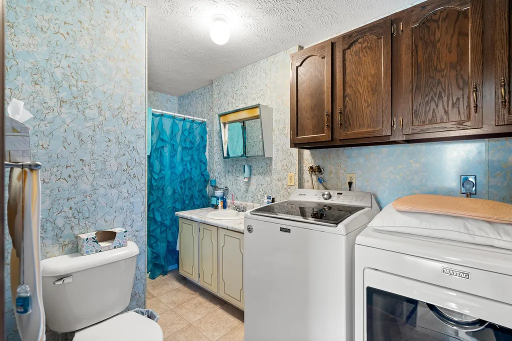 385 Hevey Street Manchester NH 03102