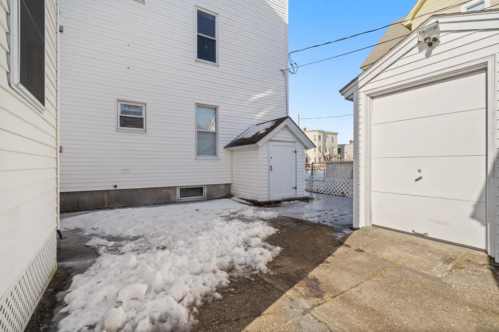 385 Hevey Street Manchester NH 03102