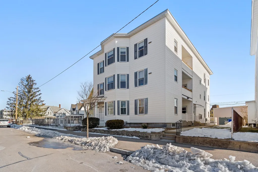 385 Hevey Street Manchester NH 03102