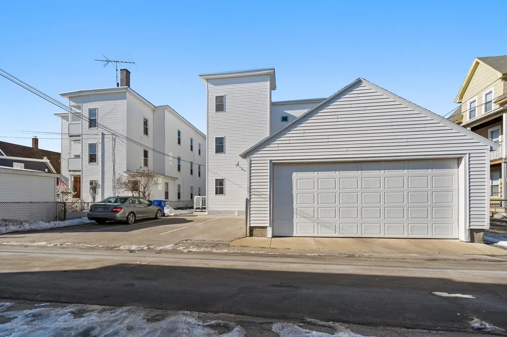 385 Hevey Street Manchester NH 03102