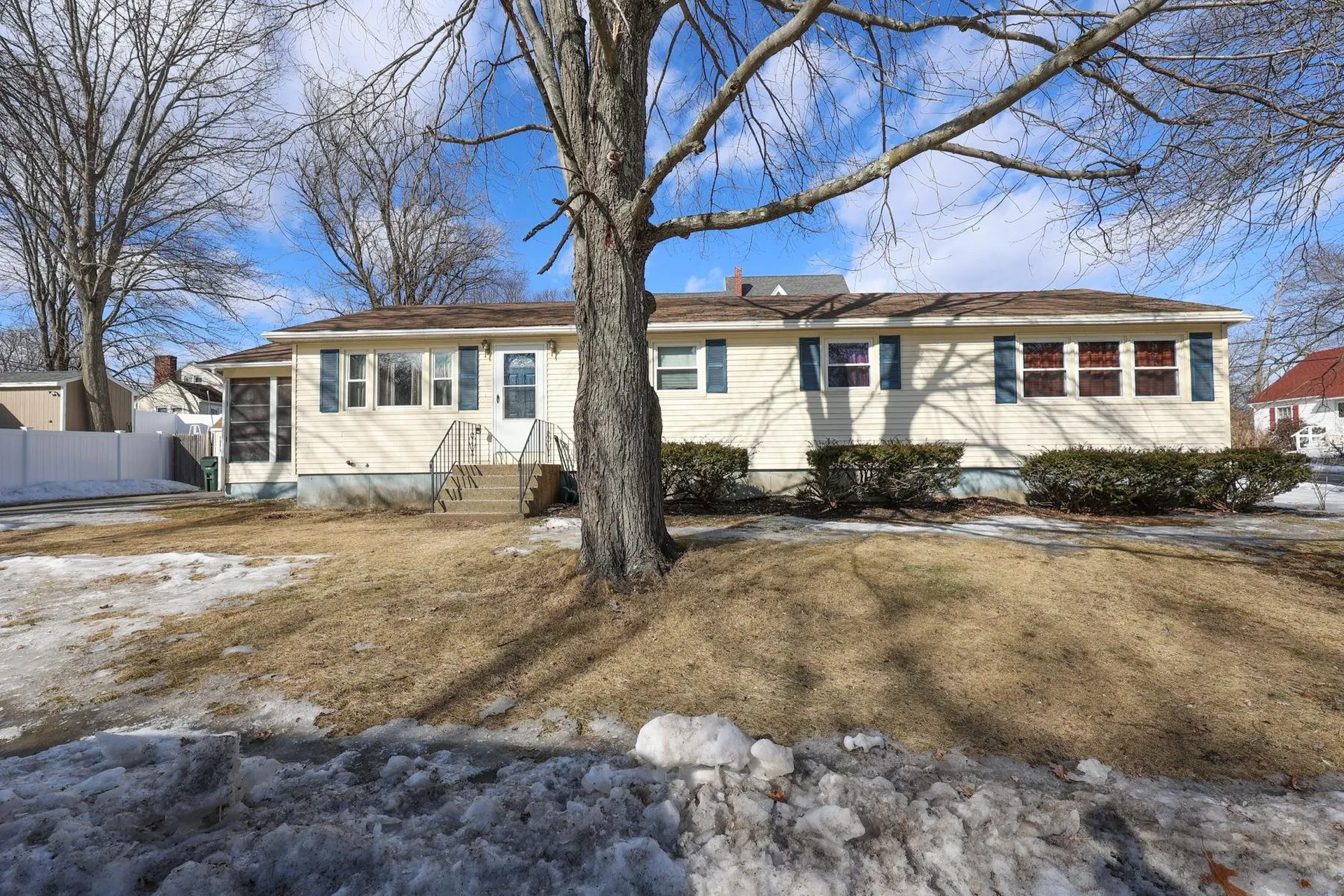 20 Willard Street Manchester NH 03109