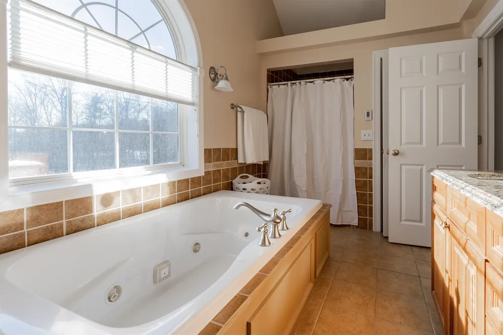 17 Janet Lane Hampton NH 03842