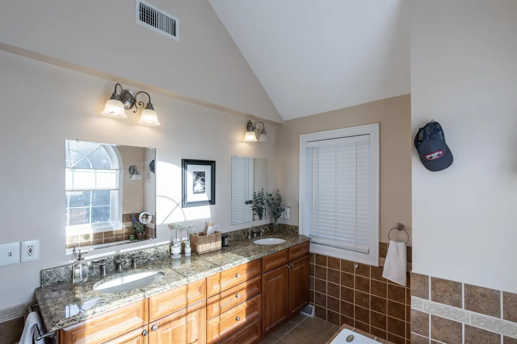 17 Janet Lane Hampton NH 03842
