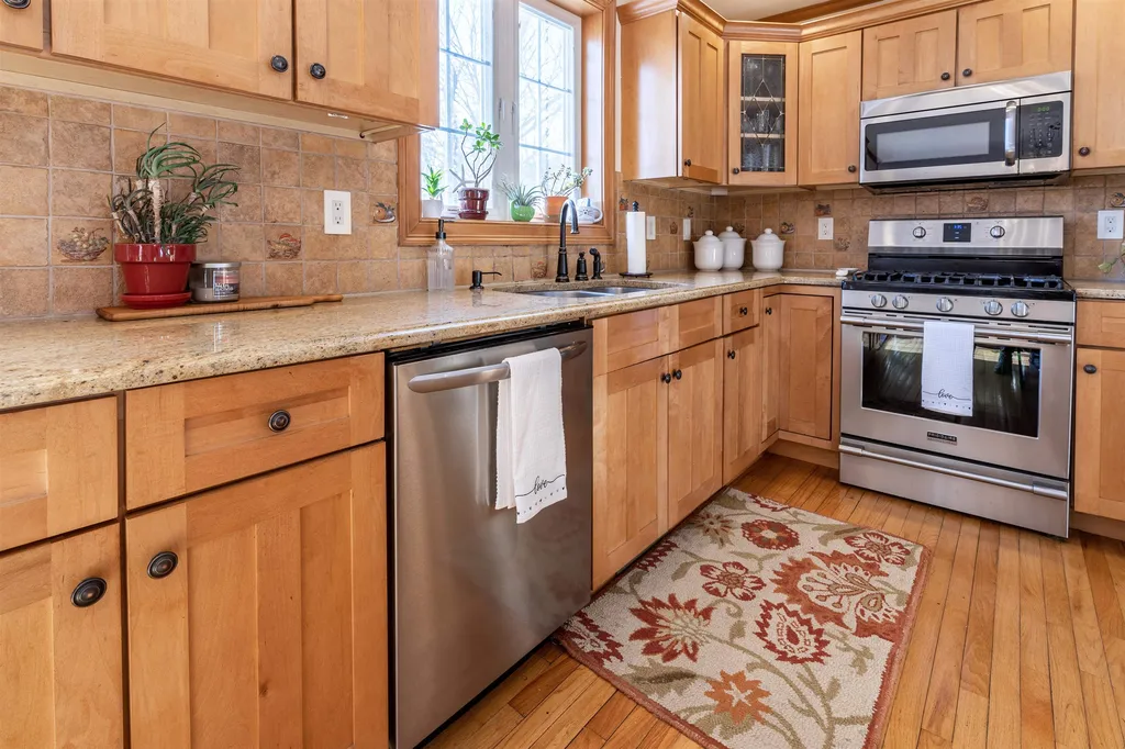 17 Janet Lane Hampton NH 03842