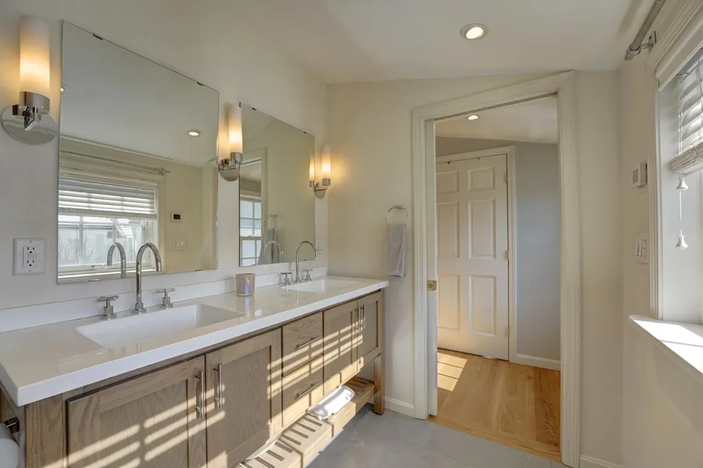 10 Humphreys Court Portsmouth NH 03801