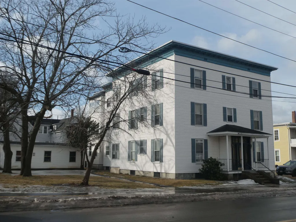 349 Hanover Street Manchester NH 03104-4927